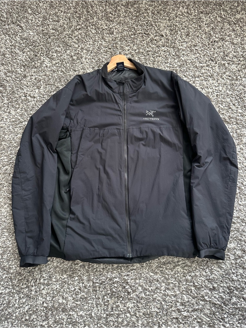Arc'teryx Atom Men's Black Full-Zip Jacket